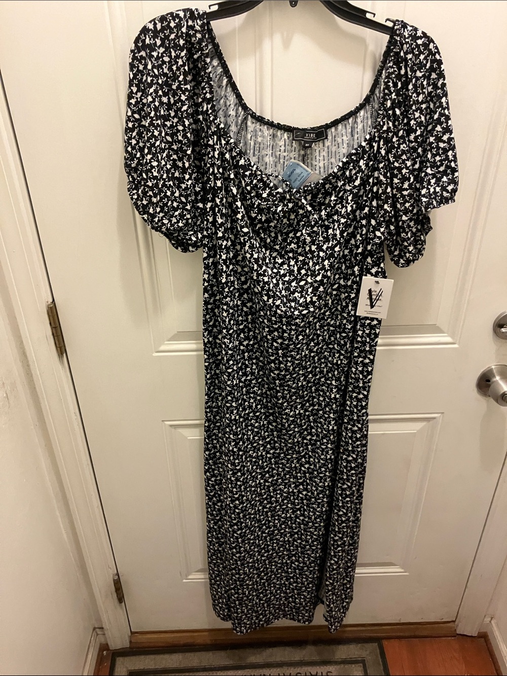 Perceptions Black & White Floral Puff-Sleeve Maxi Dress